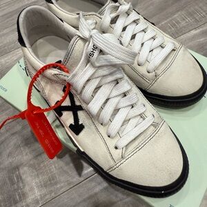 Off-White Men's White and Black Logo Sneakers